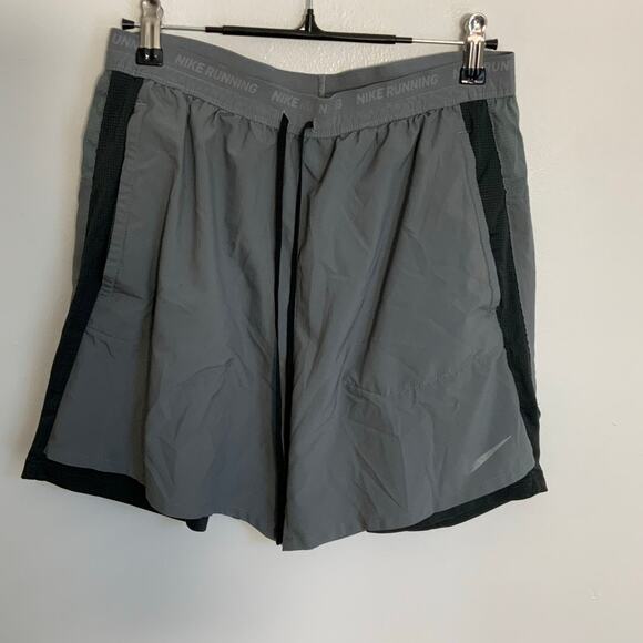 Nike Men's Shorts size‎ medium - Picture 1 of 4